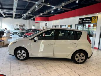 RENAULT SCENIC 1.5 dCi Dynamique TomTom