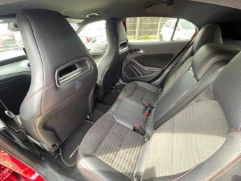 MERCEDES-BENZ GLA CLASS 2.1 GLA220d AMG Line