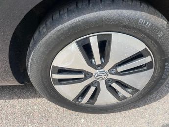 VOLKSWAGEN GOLF e-Golf