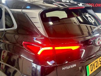 HYUNDAI KONA 64kWh Premium Auto 5dr (10.5kW Charger)
