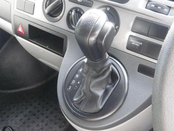 VOLKSWAGEN TRANSPORTER 2.0 TDI BlueMotion Tech T32 140 Trendline LWB Auto 4-Berth Campe