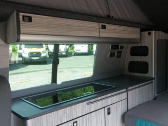 VOLKSWAGEN TRANSPORTER 2.0 TDI BlueMotion Tech T32 140 Trendline LWB Auto 4-Berth Campe