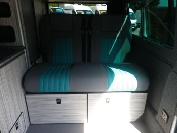 VOLKSWAGEN TRANSPORTER 2.0 TDI BlueMotion Tech T32 140 Trendline LWB Auto 4-Berth Campe