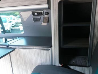 VOLKSWAGEN TRANSPORTER 2.0 TDI BlueMotion Tech T32 140 Trendline LWB Auto 4-Berth Campe