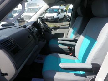 VOLKSWAGEN TRANSPORTER 2.0 TDI BlueMotion Tech T32 140 Trendline LWB Auto 4-Berth Campe