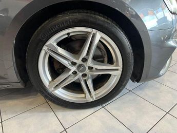 AUDI A4 AVANT 2.0 TFSI S line