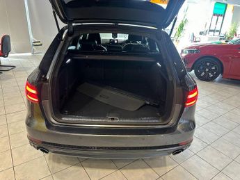 AUDI A4 AVANT 2.0 TFSI S line