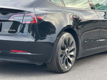 TESLA MODEL 3 (Dual Motor) Long Range Auto 4WDE 4dr