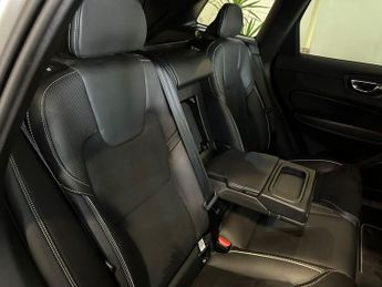 VOLVO XC60 2.0 R-Design D5 PowerPulse AWD