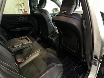 VOLVO XC60 2.0 R-Design D5 PowerPulse AWD