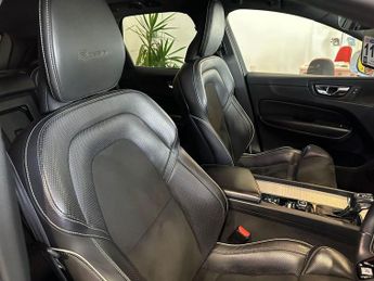 VOLVO XC60 2.0 R-Design D5 PowerPulse AWD