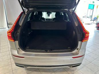 VOLVO XC60 2.0 R-Design D5 PowerPulse AWD