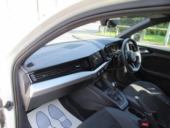 AUDI A1 1.0 TFSI 30 S line Sportback S Tronic Euro 6 (s/s) 5dr