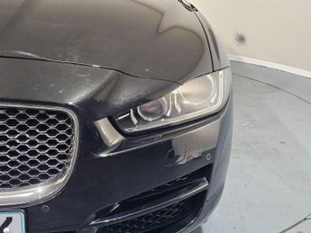 JAGUAR XE 2.0d Portfolio Auto AWD Euro 6 (s/s) 4dr