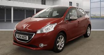 Peugeot 208 1.2 VTi Style Red 5dr PANROOF+SATNAV+LOW TAX