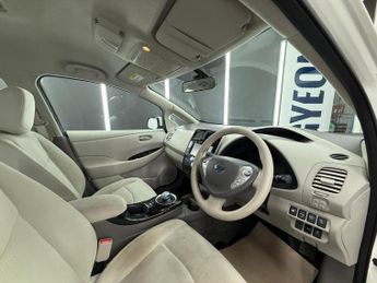 NISSAN LEAF 30kWh Acenta Auto 5dr