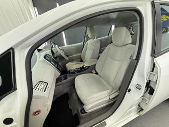 NISSAN LEAF 30kWh Acenta Auto 5dr
