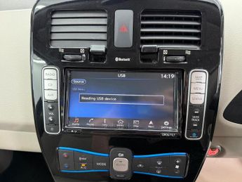 NISSAN LEAF 30kWh Acenta Auto 5dr
