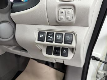 NISSAN LEAF 30kWh Acenta Auto 5dr