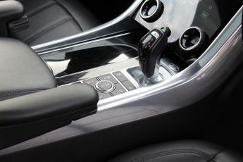 LAND ROVER RANGE ROVER SPORT 3.0 D300 MHEV HSE Dynamic Black