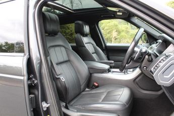 LAND ROVER RANGE ROVER SPORT 3.0 D300 MHEV HSE Dynamic Black