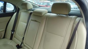 JAGUAR XF 2.2 d Premium Luxury
