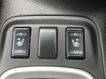 NISSAN NAVARA 2.3 dCi Tekna Auto Pick-Up