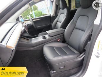 TESLA MODEL Y (Dual Motor) Long Range 1 Owner, Pano Roof, Autopilot