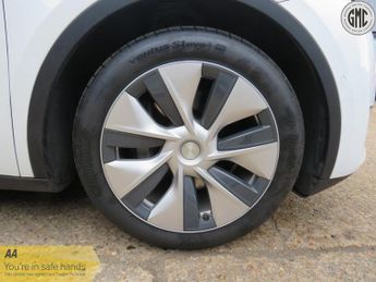 TESLA MODEL Y (Dual Motor) Long Range 1 Owner, Pano Roof, Autopilot