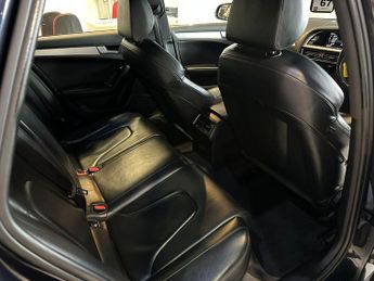 AUDI A4 AVANT 2.0 TDI S line