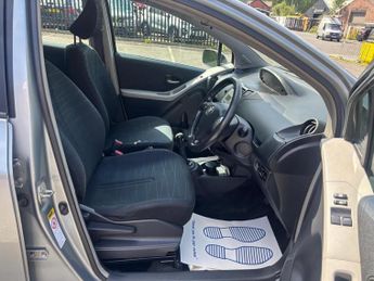 TOYOTA YARIS 1.3 VVT-i T Spirit