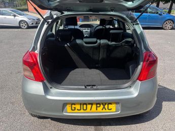 TOYOTA YARIS 1.3 VVT-i T Spirit