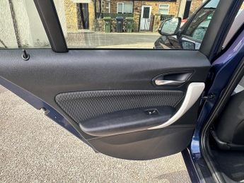 BMW 1 SERIES 2.0 118d SE Sport 5-door