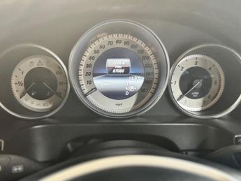 MERCEDES-BENZ E CLASS 2.1 E220 BlueTEC SE
