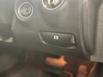 MERCEDES-BENZ E CLASS 2.1 E220 BlueTEC SE