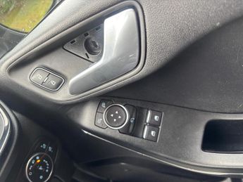 FORD FIESTA 1.0 T EcoBoost Titanium