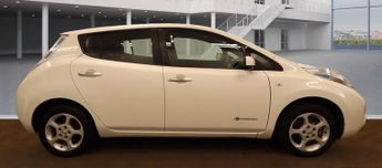 NISSAN LEAF 24kWh Acenta Electric Automatic White 5dr LOWMILES+SATNAV