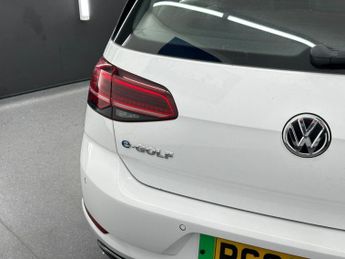VOLKSWAGEN GOLF 35.8kWh e-Golf Auto 5dr