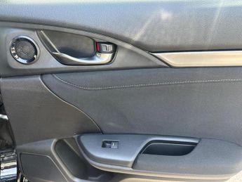 HONDA CIVIC 1.0 VTEC Turbo SR CVT Euro 6 (s/s) 5dr