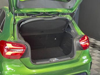 MERCEDES-BENZ A CLASS 2.1 A200d AMG Line