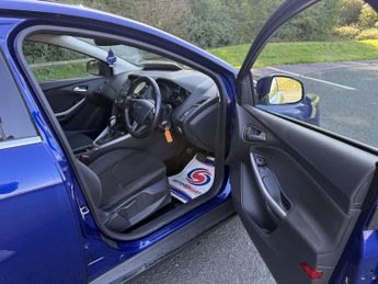 FORD FOCUS 1.0 T EcoBoost Zetec Edition