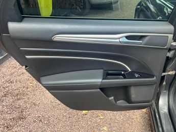 FORD MONDEO 2.0 TiVCT Vignale
