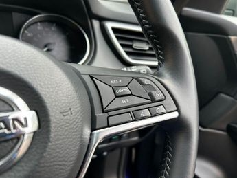 NISSAN QASHQAI 1.3 DIG-T Tekna