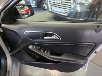 MERCEDES-BENZ A CLASS 1.5 A180 CDI Sport