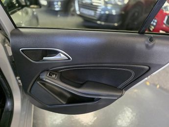 MERCEDES-BENZ A CLASS 1.5 A180 CDI Sport