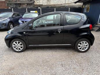 TOYOTA AYGO 1.0 VVT-i Black