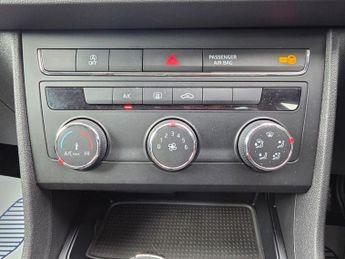 SEAT LEON 1.6 TDI SE Dynamic Technology DSG Euro 6 (s/s) 5dr