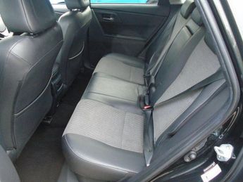 TOYOTA AURIS 1.8 VVT-h Excel Estate