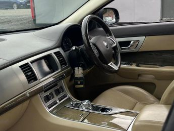 JAGUAR XF 2.2d Premium Luxury Auto Euro 5 (s/s) 4dr