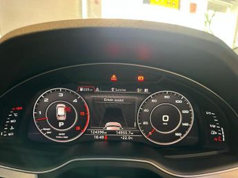 AUDI Q7 3.0 TDI V6 S line